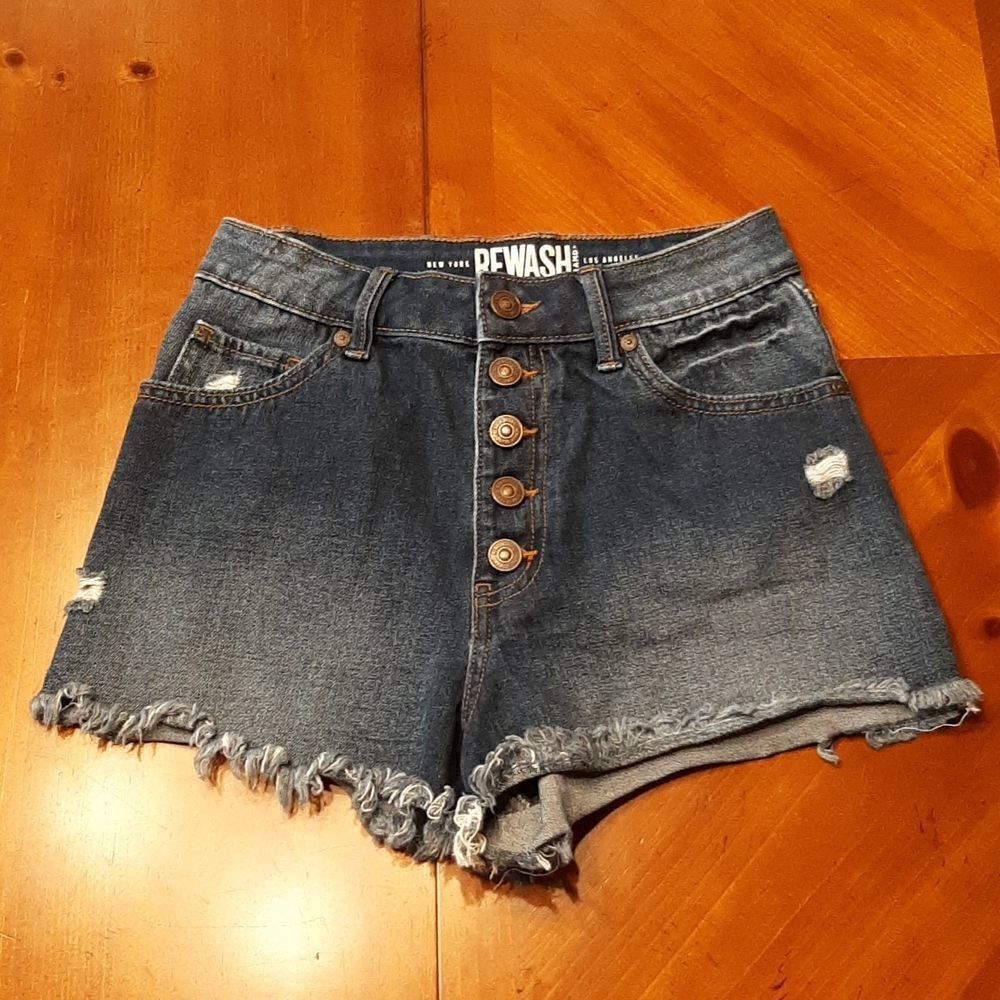 NWOT Rewash Super High Rise Wedge Vintage Reunion Jean Shorts